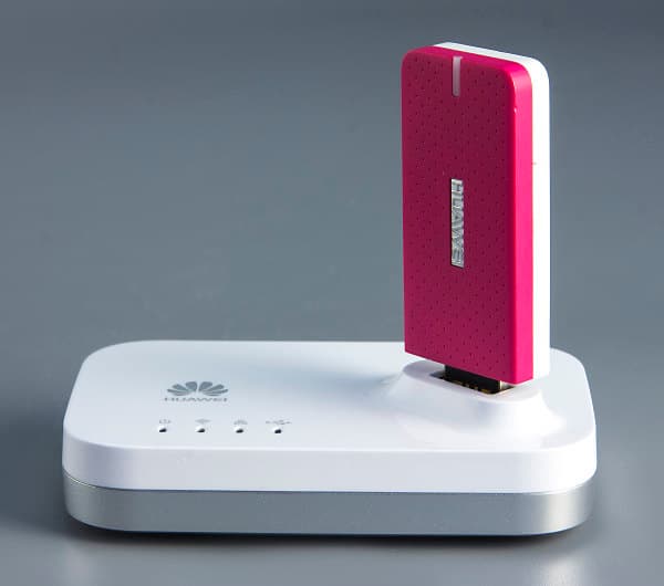 Внешний вид роутера Huawei AF23