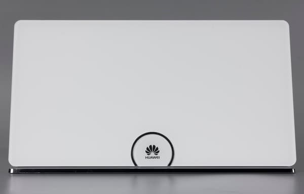 Внешний вид Huawei WS880