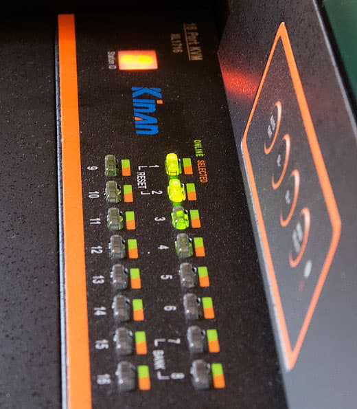 Выдвижная LCD KVM-консоль Kinan XL1716