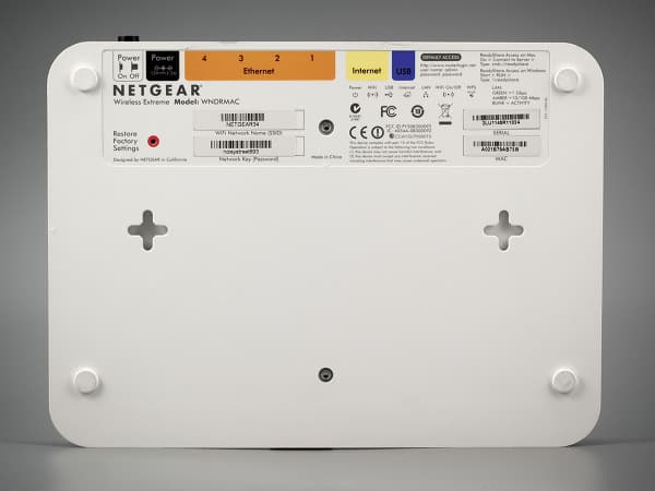 Внешний вид беспроводного роутера Netgear WNDRMAC