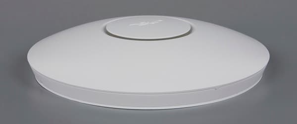 Внешний вид точки доступа Ubiquiti UniFi AP