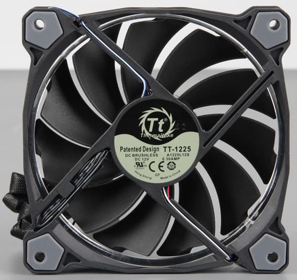Riing 12 RGB Radiator Fan TT Premium Edition