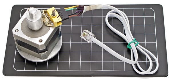 Шаговый двигатель