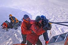 Эвакуация со стены