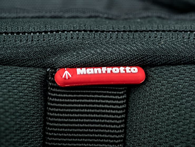 После поглощения Kata вся ее продукция подверглась ребрендингу и теперь носит на себе логотип Manfrotto