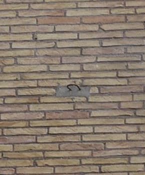 кирпичная стена