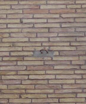 кирпичная стена