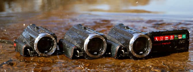 Защищенные видеокамеры JVC GZ-R10, GZ-R15 и GZ-RX115