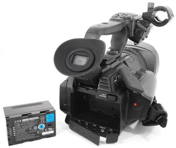 Видеокамера JVC GY-HM200