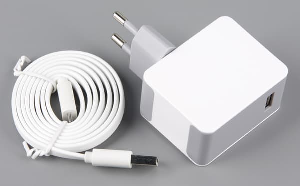 DLP-проектор Doogee Smart Cube P1, адаптер питания