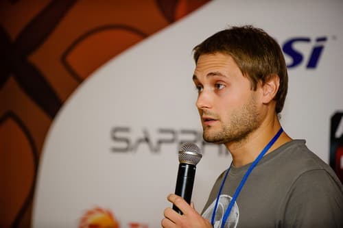 сергей наумов, представитель компании avermedia