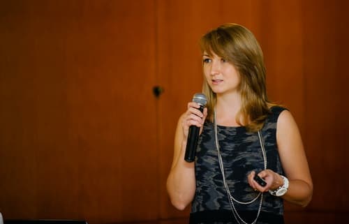 елена зарубина, менеджер компании sapphire по продажам в россии