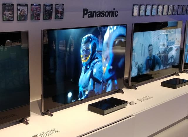 Panasonic - DMP-UB900 Panasonic - DMP-UB900