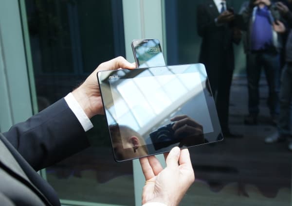 Презентация Asus Padfone2 в Милане