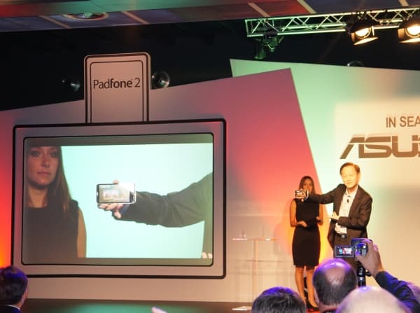 Презентация Asus Padfone2 в Милане