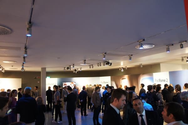 Презентация Asus Padfone2 в Милане