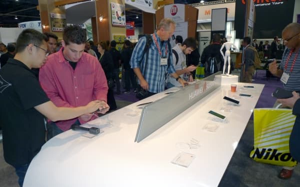 Мобильные новинки CES 2013