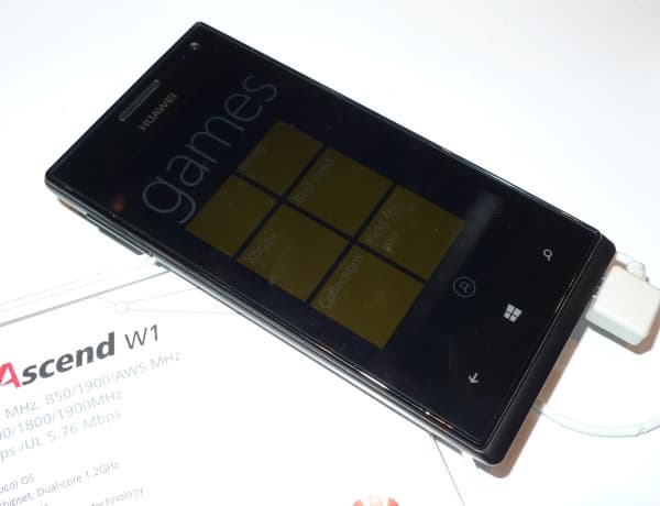 Мобильные новинки CES 2013