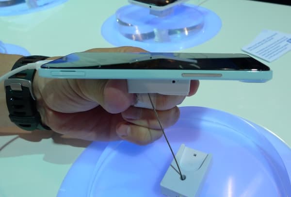 Мобильные новинки CES 2013