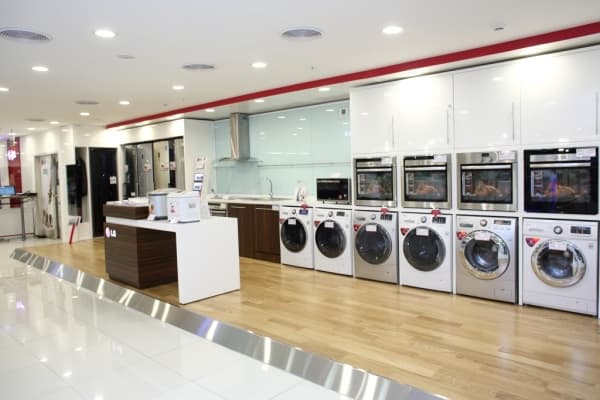 Открытие фирменного магазина LG