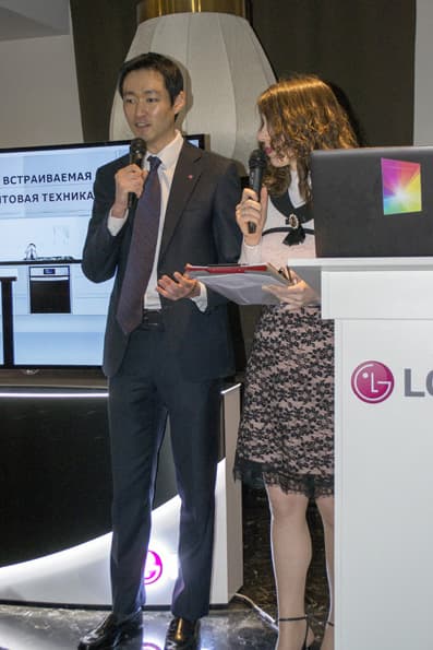 Руководитель направления малой бытовой и встроенной техники компании LG Electronics г-н Ен Мин Ли