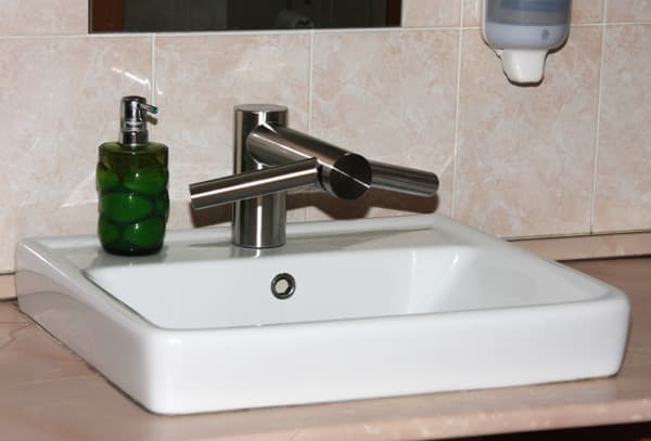 Сушилка для рук Dyson Airblade Tap AB09. Наклейки