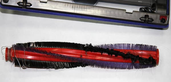 Пылесос Dyson DC62 Animalpro, щетка и волосы