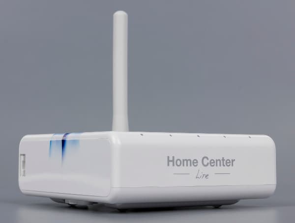 Внешний вид контроллера Fibaro Home Center Lite