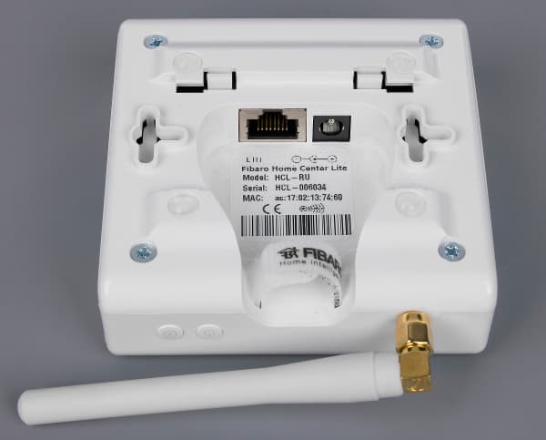 Внешний вид контроллера Fibaro Home Center Lite