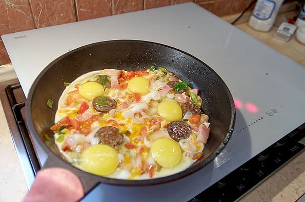 Индукционная кухонная плита Hansa BHIW68303