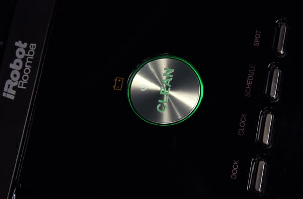 Робот-пылесос iRobot Roomba 880, контрольная панель