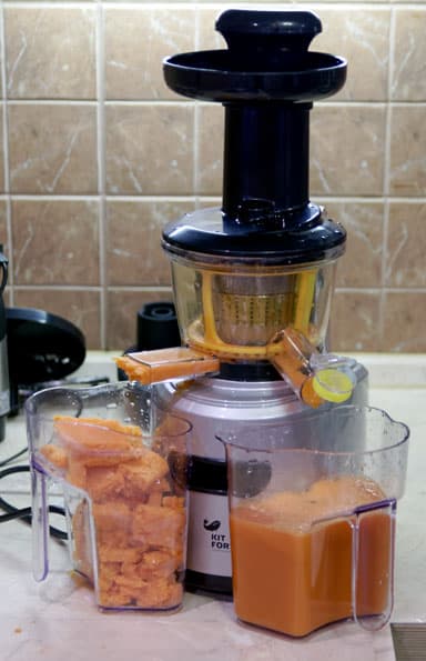 Шнековая соковыжималка Kitfort KT-1101-3