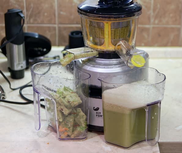 Шнековая соковыжималка Kitfort KT-1101-3