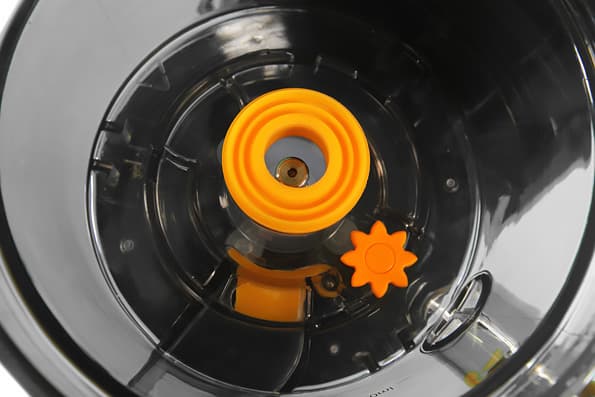 Шнековая соковыжималка Kitfort KT-1104