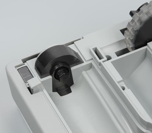 Neato Botvac 85, вид снизу