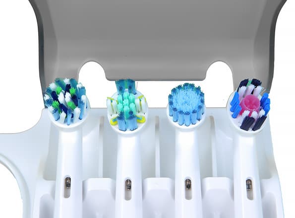 Электрическая зубная щетка Oral-B Genius 9000 от Braun