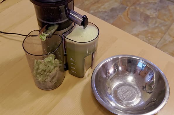 Шнековая соковыжималка Panasonic MJ-L500