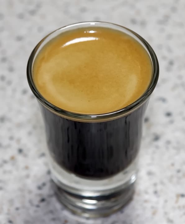 рожковая кофеварка Redmond RCM-1503