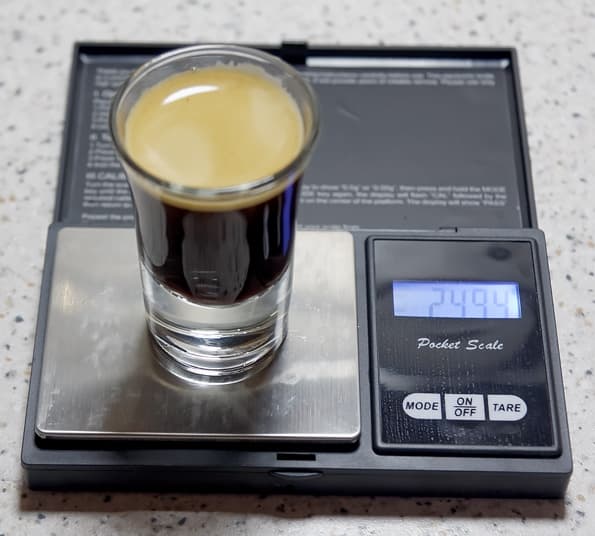 рожковая кофеварка Redmond RCM-1503