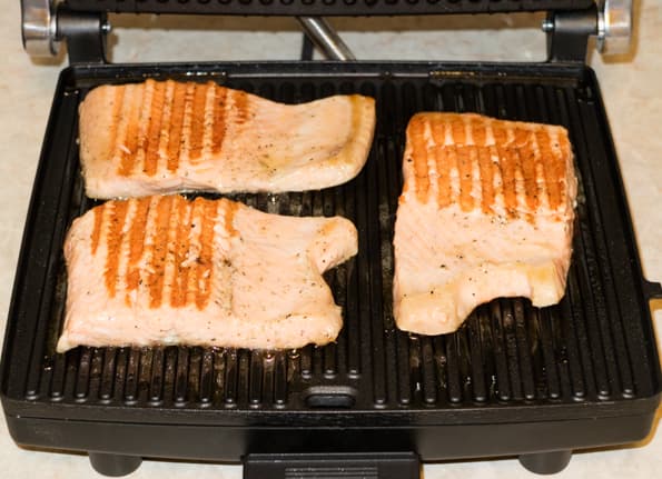 Контактный гриль Redmond SteakMaster RGM-M800