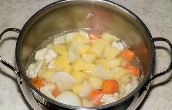 Ручной погружной блендер Redmond RHB-CB2930