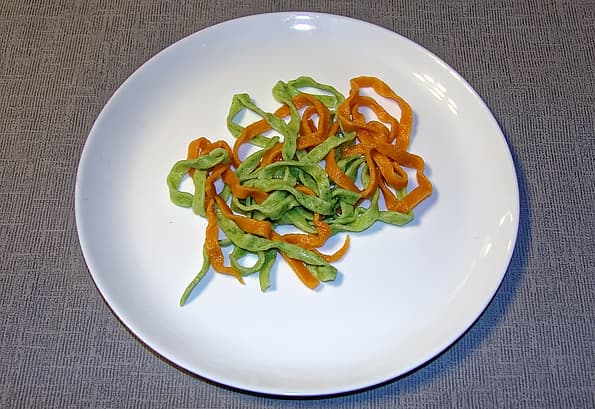 Машинка для приготовления пасты Redmond RKA-PM1