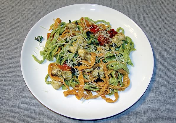 Машинка для приготовления пасты Redmond RKA-PM1