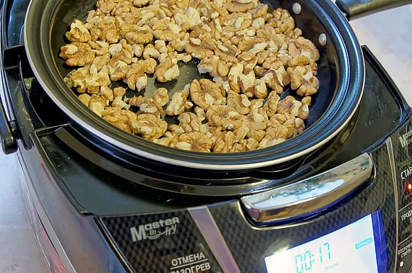 Мультикухня Redmond RMC-FM230