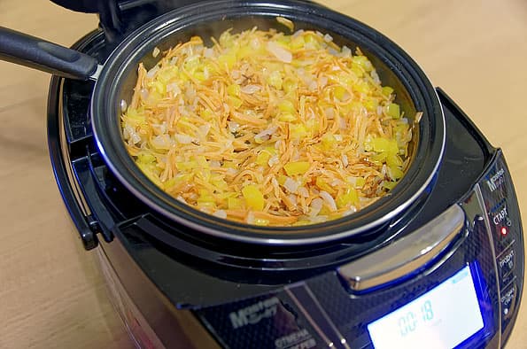 Мультикухня Redmond RMC-FM230