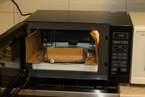 Микроволновая печь с грилем Sharp R-7773R