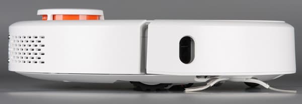 Xiaomi Mi Robot Vacuum, вид справа Xiaomi Mi Robot Vacuum, вид справа