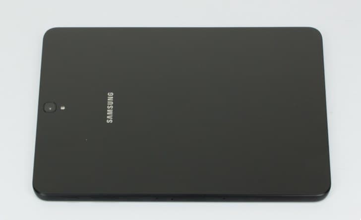 Samsung Galaxy Tab S3. Вид на заднюю крышку
