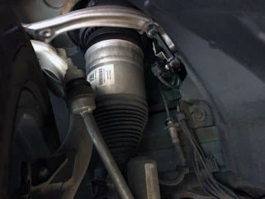 Пневморессора передней подвески