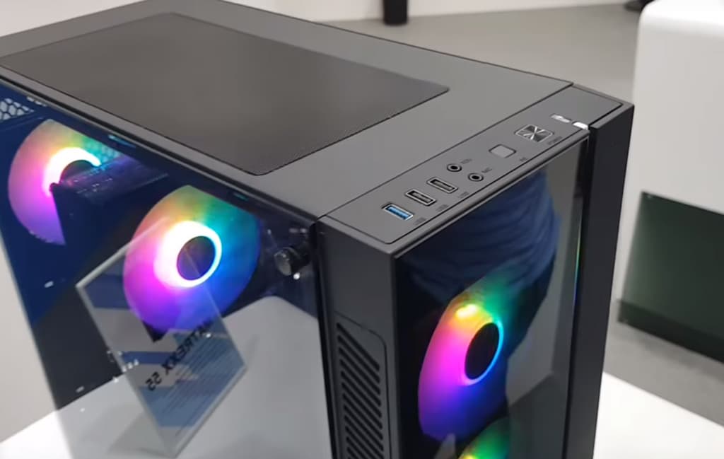 Закаленное стекло стало недорогим: репортаж из павильона Deepcool на Computex 2018